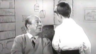 Bert Lahr talks to a little kid about Lay's Potato Chips.