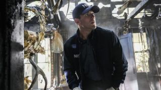 Austin Stowell's Gibbs investigating burned house in NCIS: Origins